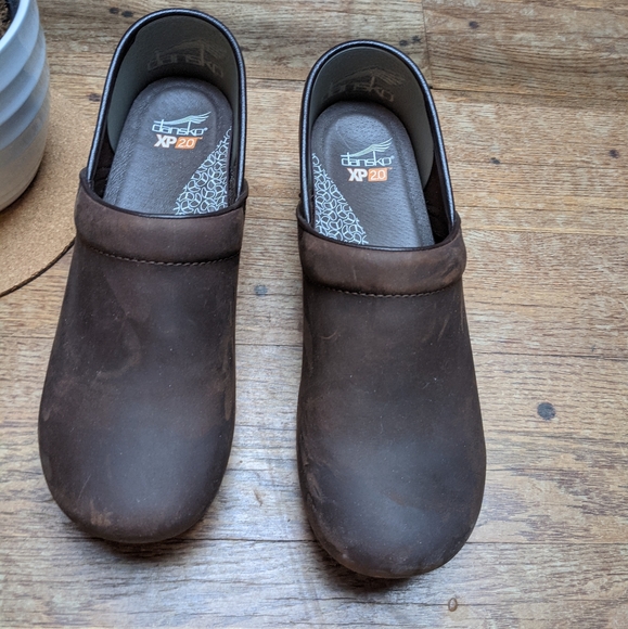 Dansko XP 2.0 brown leather clogs - Picture 2 of 7